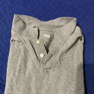 Gray Old Navy Men’s polo tee sz L